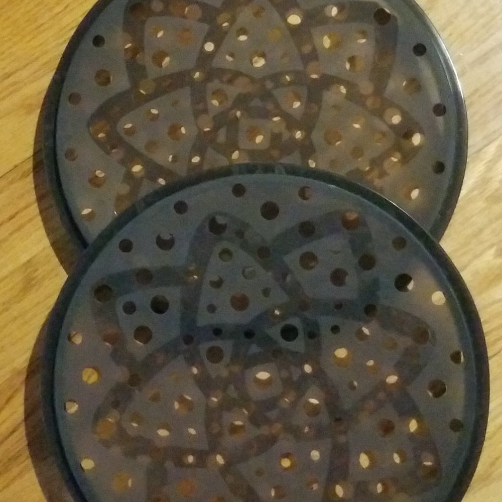 Pampered Chef Set Of 2 Microwave Chip Makers